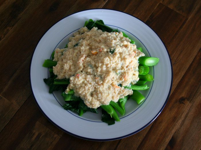 Gailan with Crab Meat Sauce