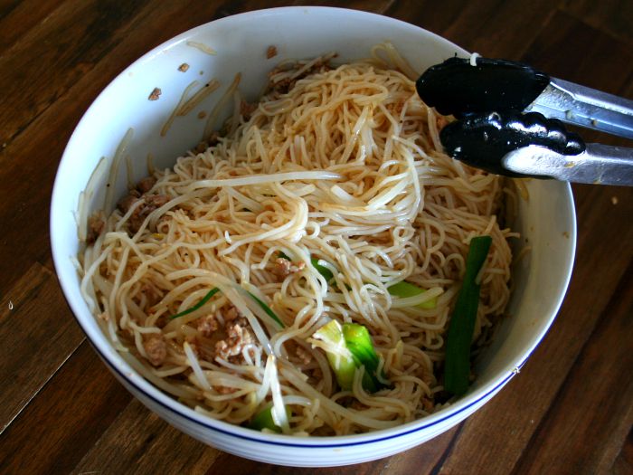 Rice Noodles with Pork and Bean Sprouts