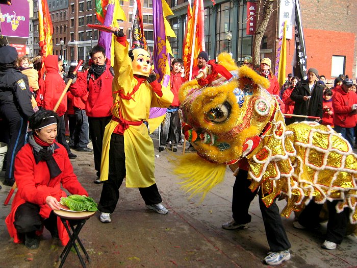 How to Tell Dragon and Lion Dances Apart